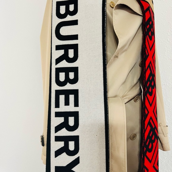 Burberry Oversized Scarf-RARE FIND - Picture 3 of 12